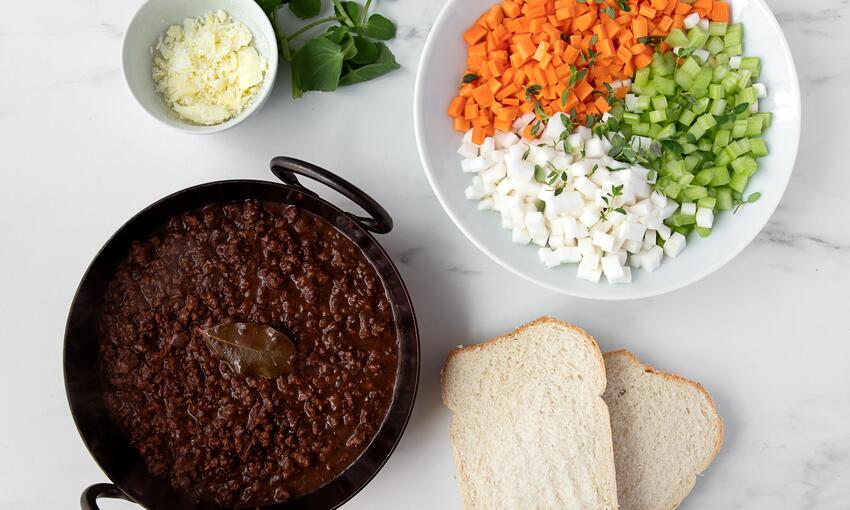 minced beef on dripping toast recipe ingredients