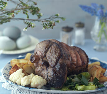 roast leg of saltmarsh lamb with garlic and rosemary potatoes